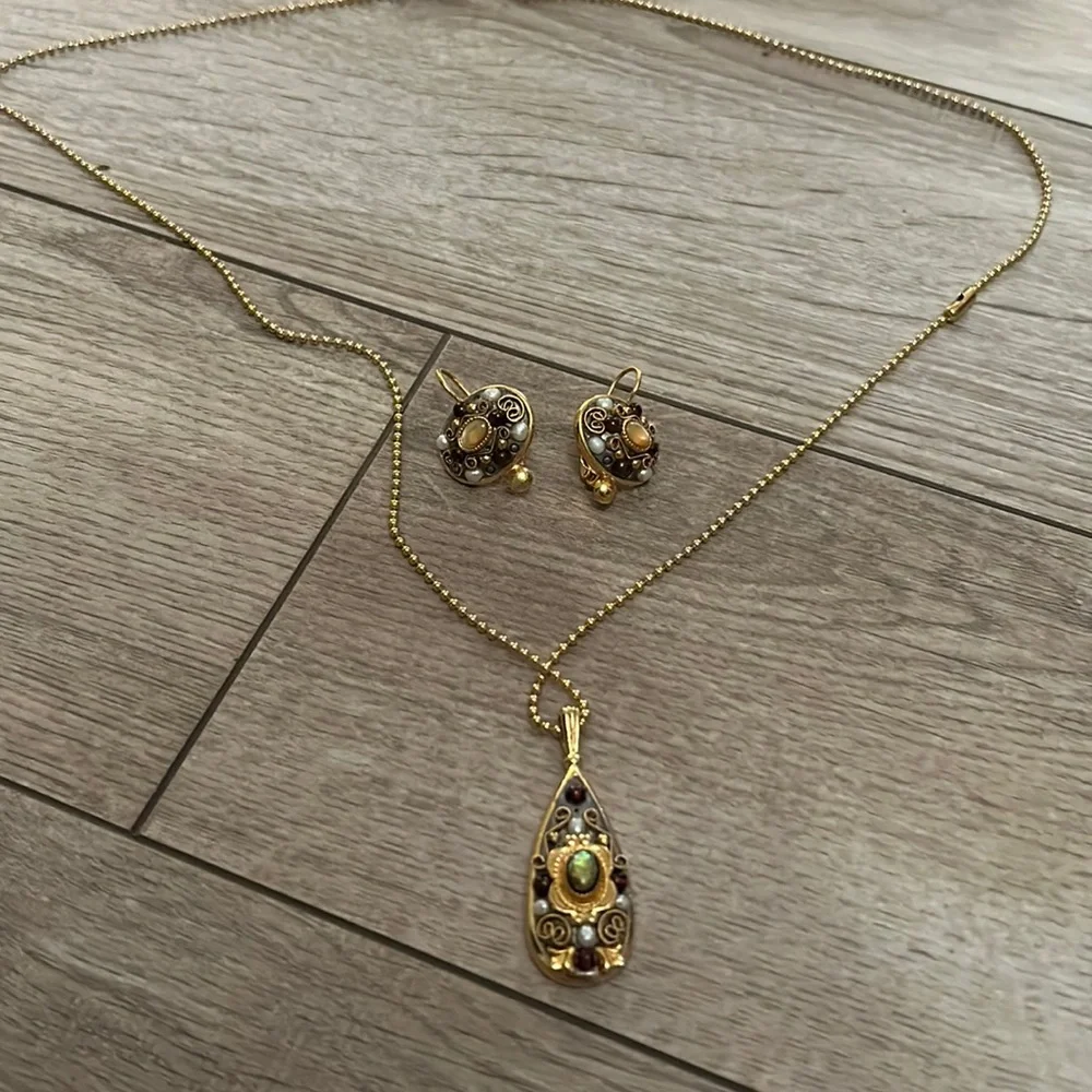 Michal Golan Collection - Picture 1 of 5